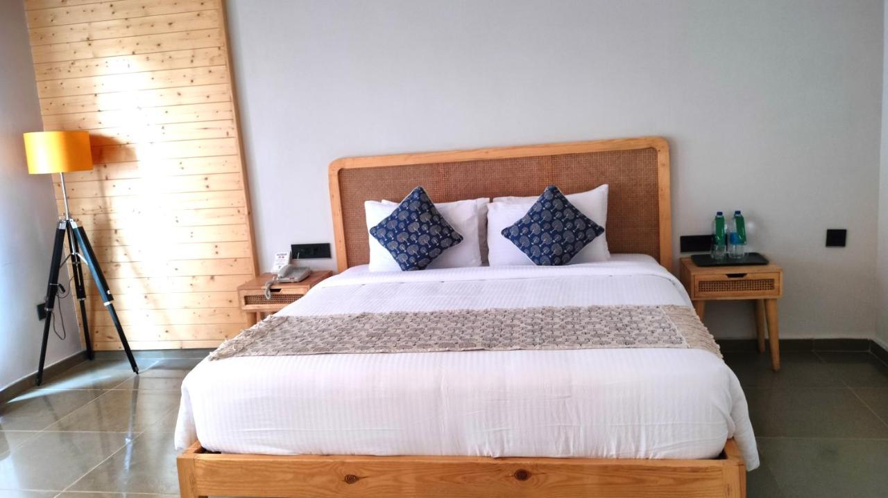 V Hotels And Resorts Chirala Eksteriør billede